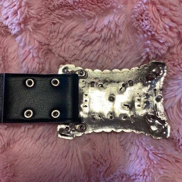 VINTAGE BELT Silver Metal Armor Belt with Flower & Rhinestone Buckle - Picture 3 of 5